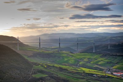 Viaduc Millau_4631404982_l.jpg
